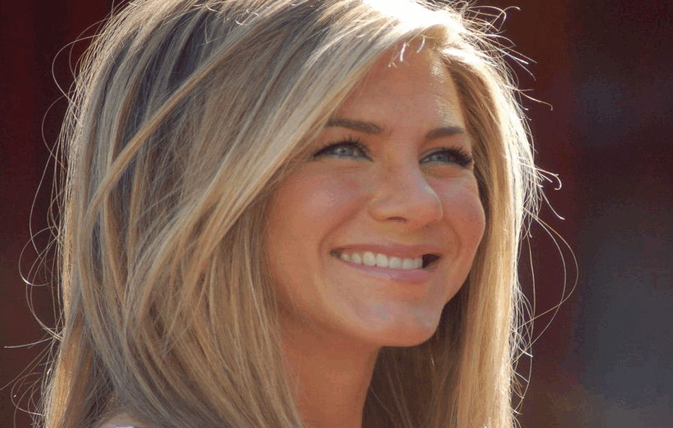 Dženifer Aniston pobesnela: Nosite proklete maske i sačuvajte živote!